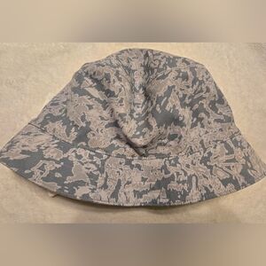 White/Gray Reverseable Bucket Hat NWT L/XL Adult